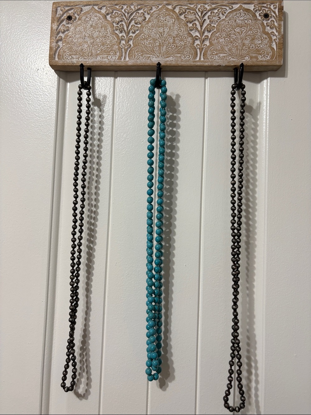 Set Turquoise and 2 silver/gray beaded necklaces.